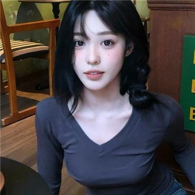 蓝眼睛波利